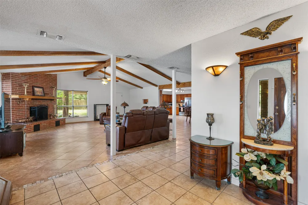 455 Robins Lane Bertram, TX 78605