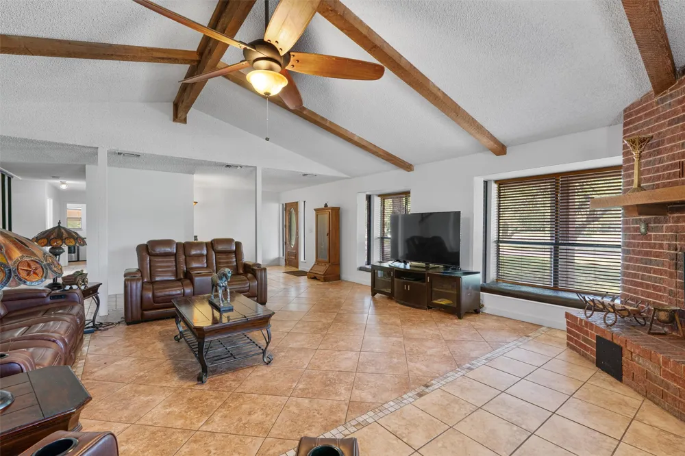 455 Robins Lane Bertram, TX 78605