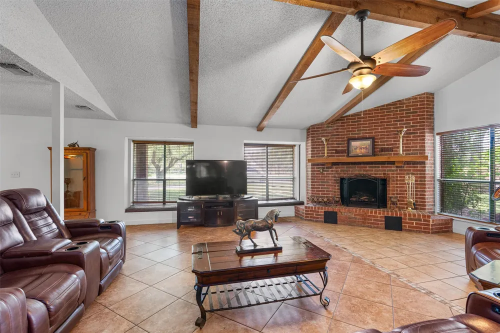 455 Robins Lane Bertram, TX 78605