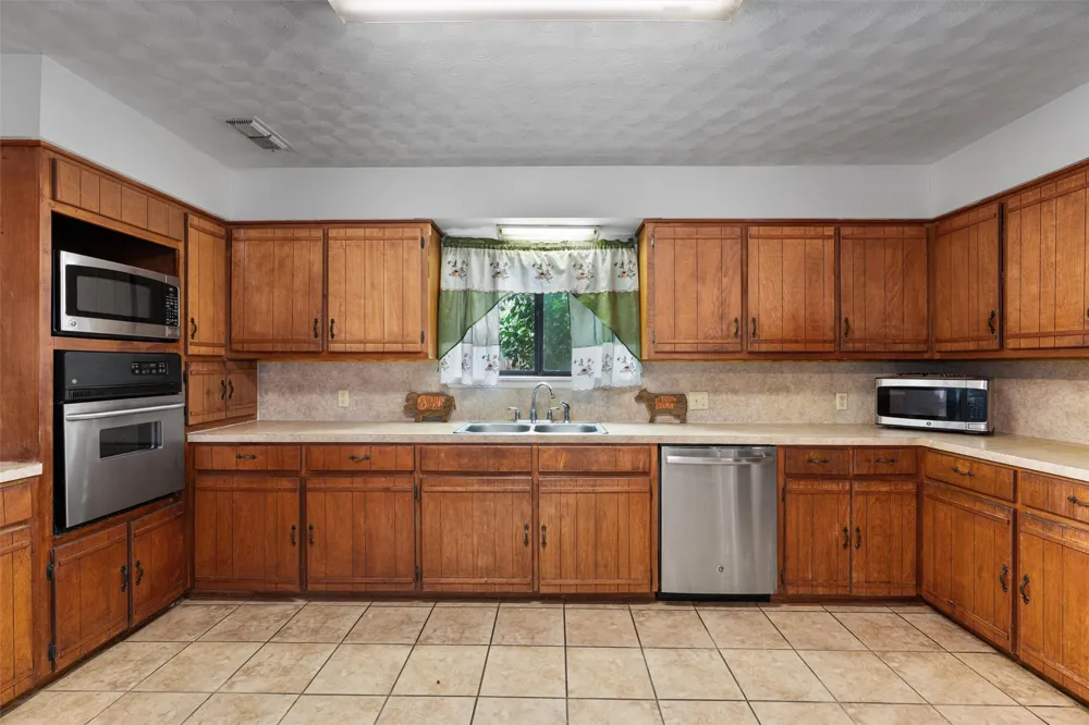 455 Robins Lane Bertram, TX 78605