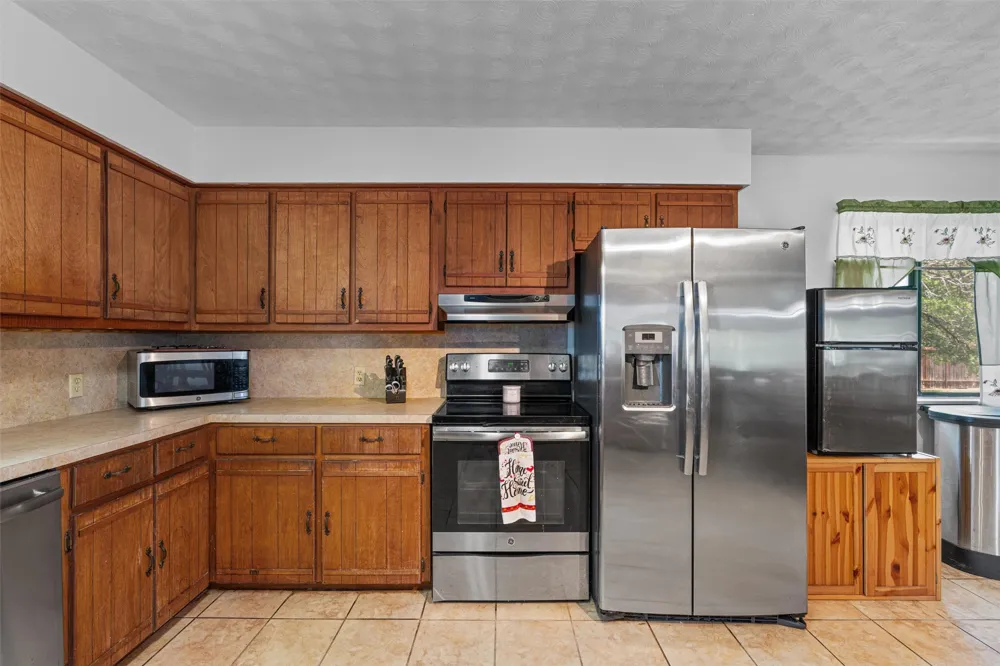 455 Robins Lane Bertram, TX 78605
