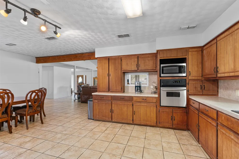 455 Robins Lane Bertram, TX 78605