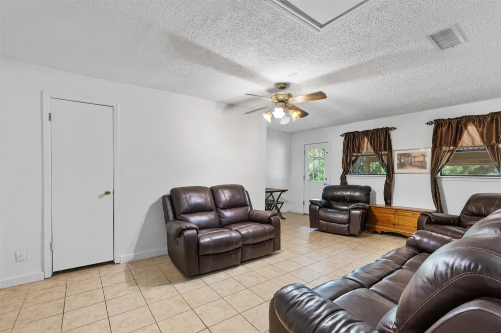 455 Robins Lane Bertram, TX 78605