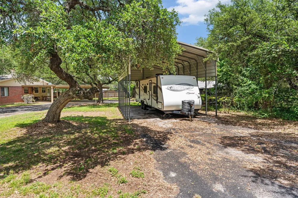 455 Robins Lane Bertram, TX 78605