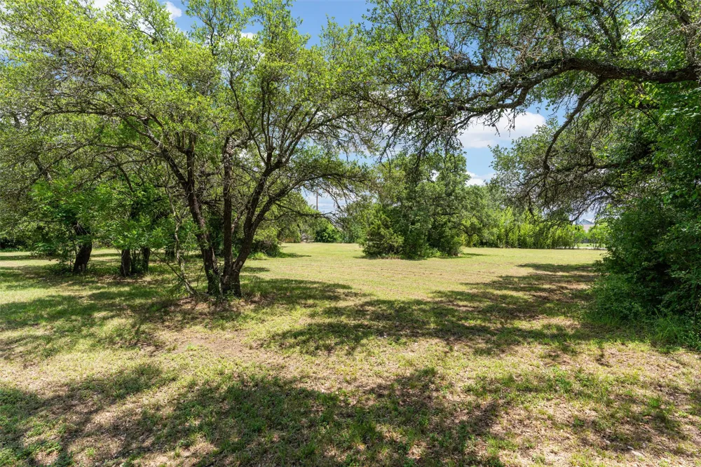 455 Robins Lane Bertram, TX 78605