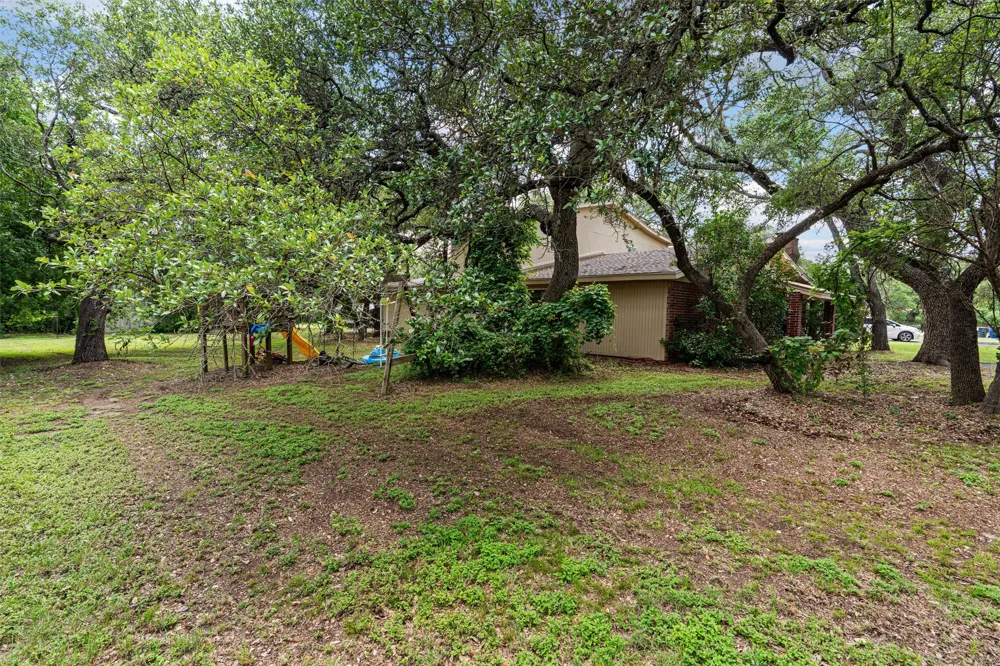455 Robins Lane Bertram, TX 78605