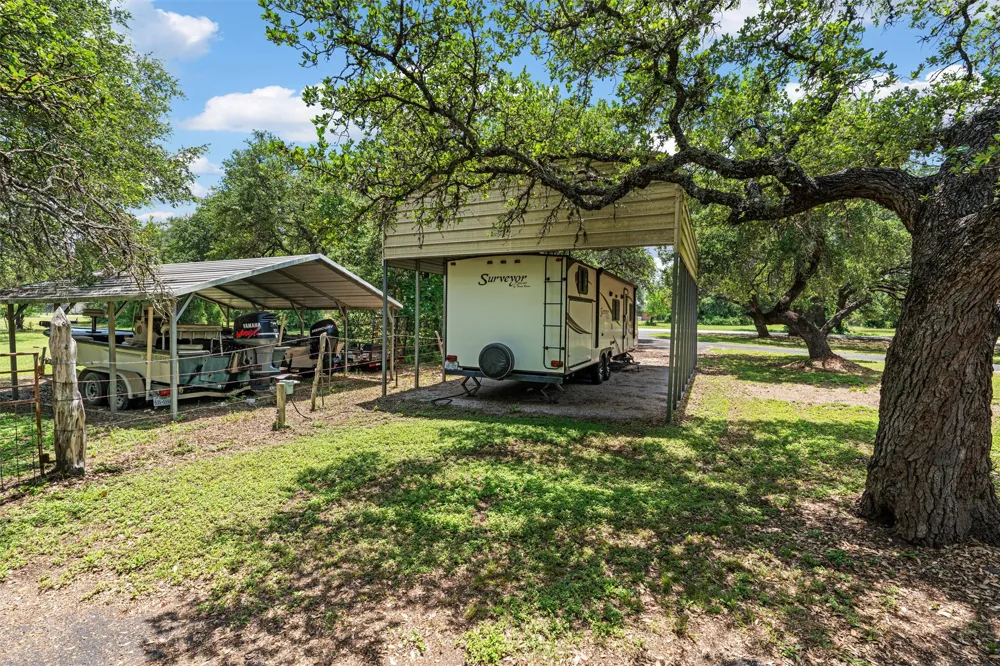 455 Robins Lane Bertram, TX 78605