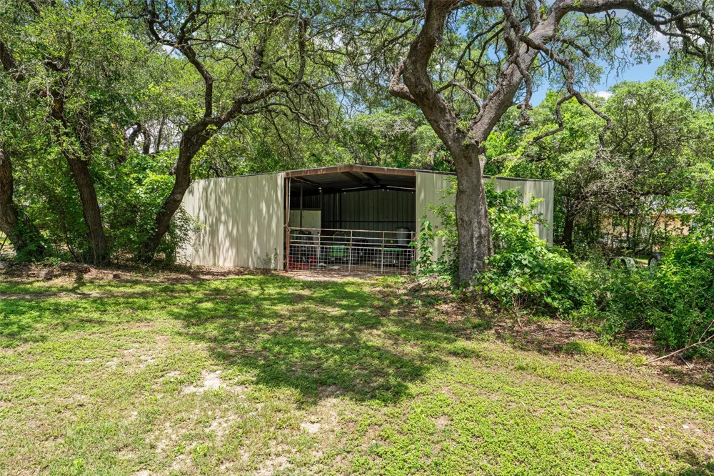 455 Robins Lane Bertram, TX 78605