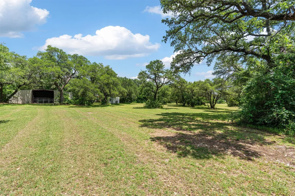 455 Robins Lane Bertram, TX 78605