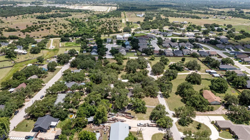 455 Robins Lane Bertram, TX 78605