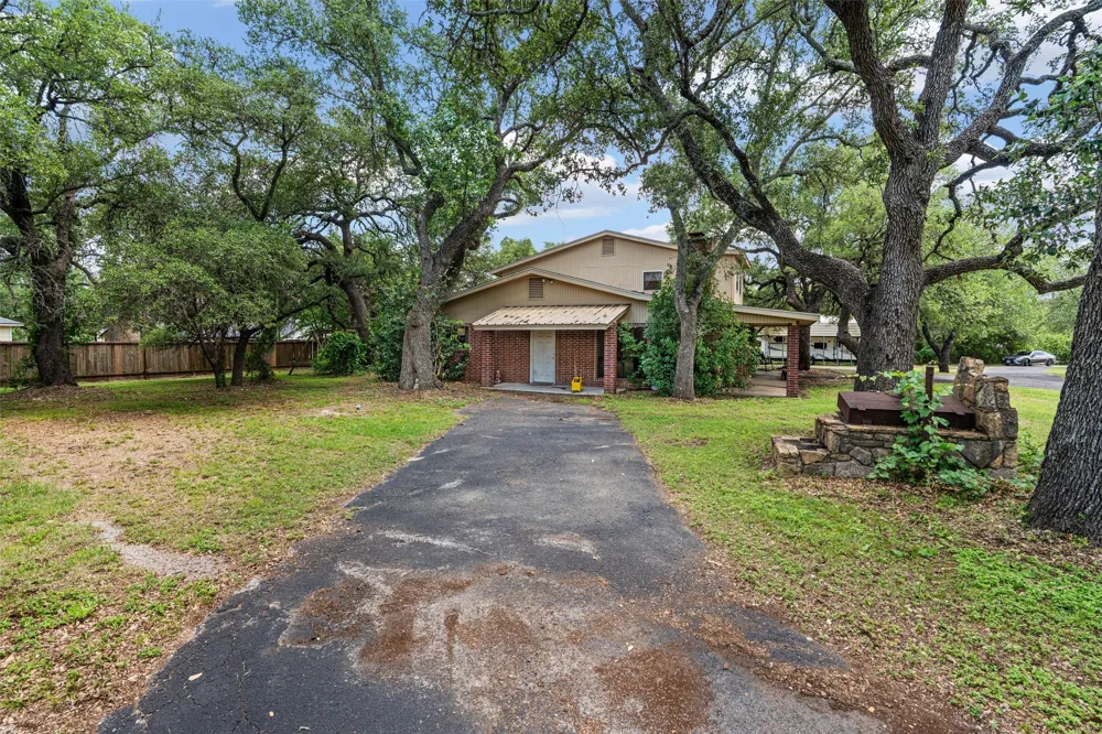 455 Robins Lane Bertram, TX 78605