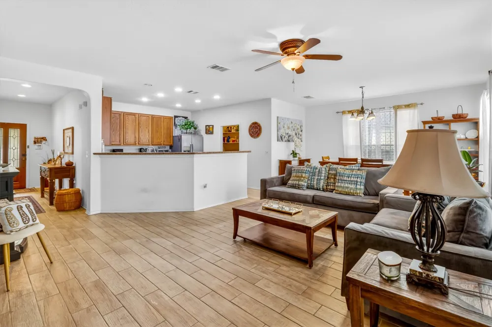 460 Waterleaf Boulevard Kyle, TX 78640