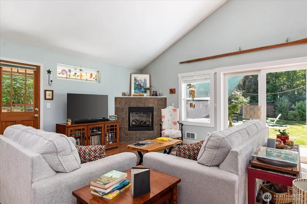 1796 Twin Oaks Lane Freeland, WA 98249