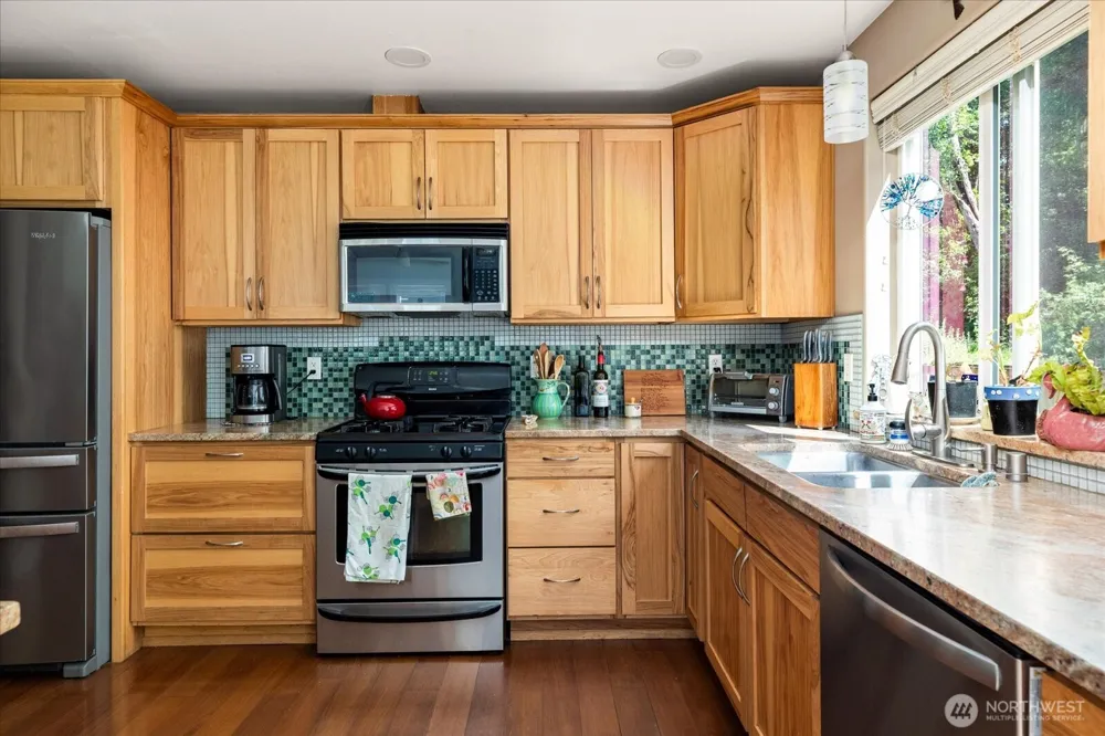 1796 Twin Oaks Lane Freeland, WA 98249