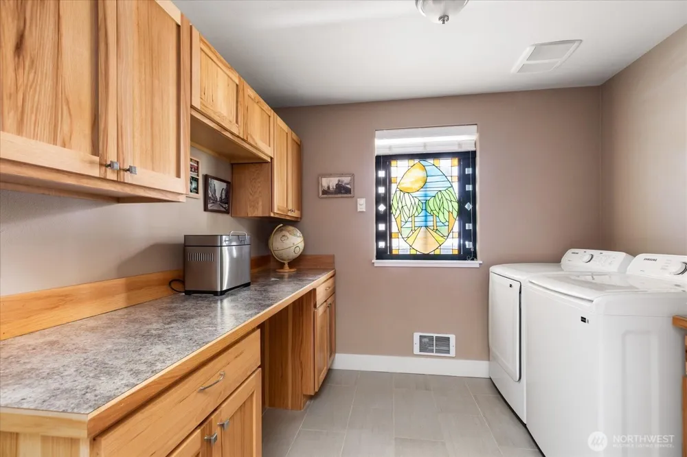 1796 Twin Oaks Lane Freeland, WA 98249