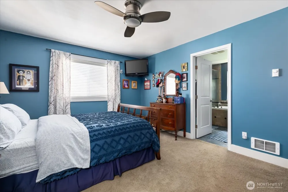1796 Twin Oaks Lane Freeland, WA 98249