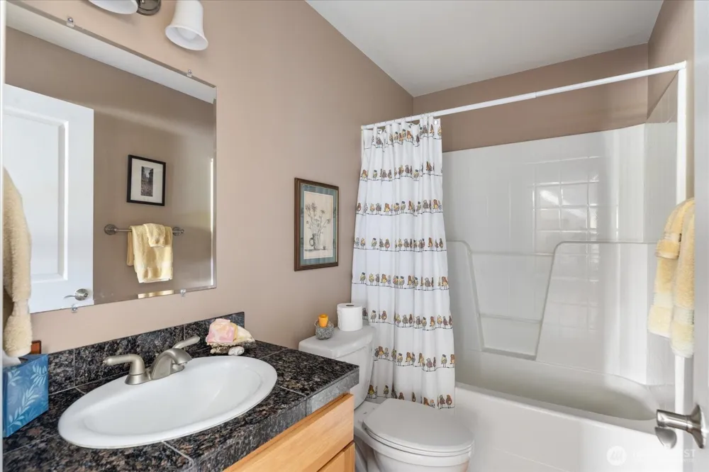 1796 Twin Oaks Lane Freeland, WA 98249