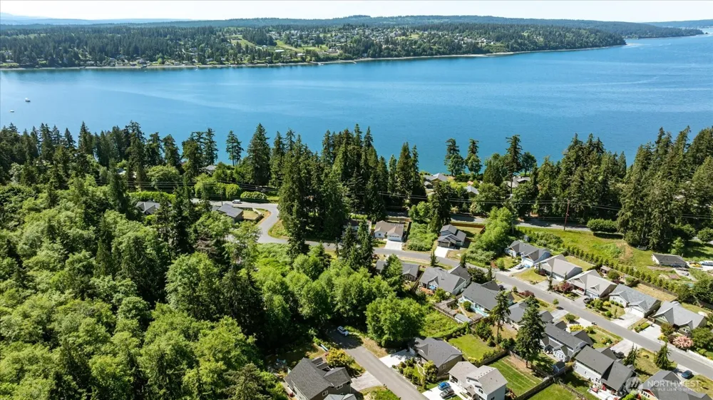 1796 Twin Oaks Lane Freeland, WA 98249
