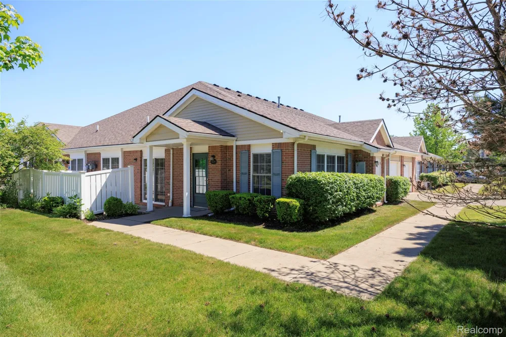 42268 Hanover Drive #4 Van Buren Charter Township, MI 48111
