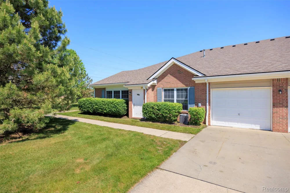 42268 Hanover Drive #4 Van Buren Charter Township, MI 48111