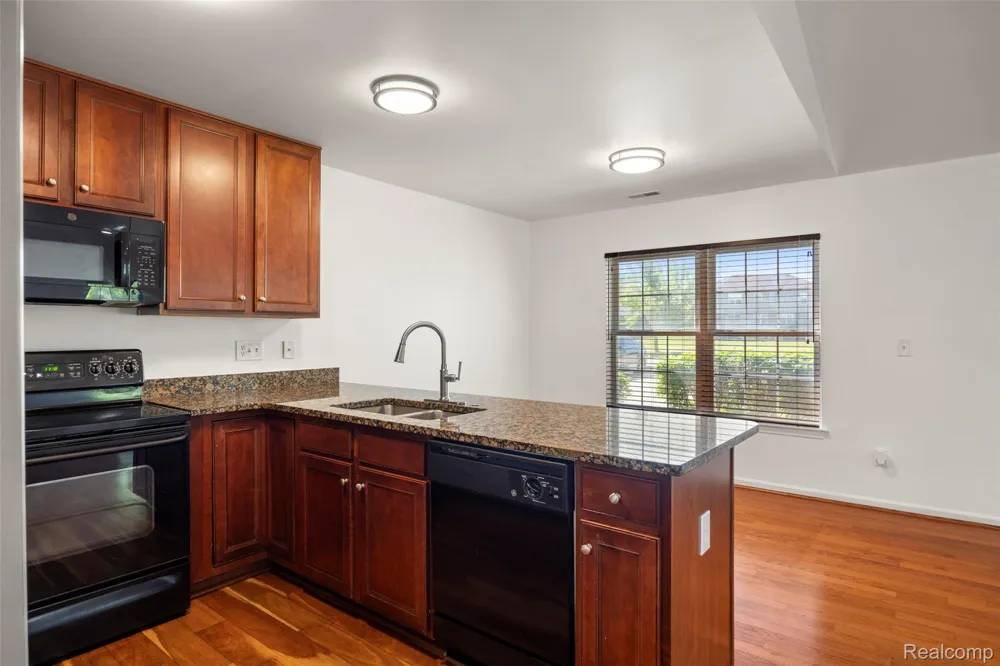 42268 Hanover Drive #4 Van Buren Charter Township, MI 48111
