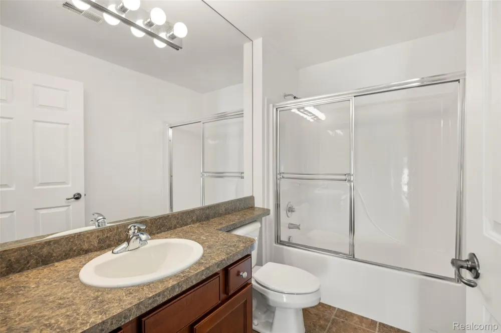 42268 Hanover Drive #4 Van Buren Charter Township, MI 48111