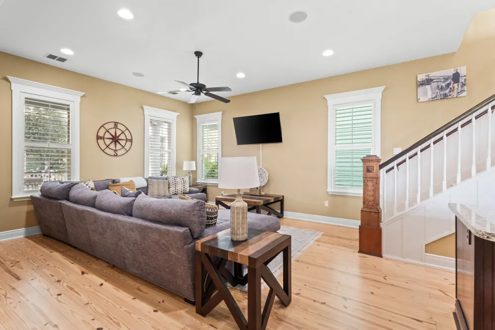 412 Sailhouse Way Rockport, TX 78382