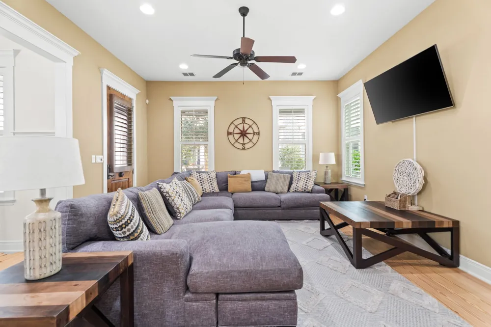 412 Sailhouse Way Rockport, TX 78382
