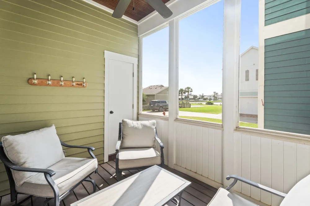412 Sailhouse Way Rockport, TX 78382
