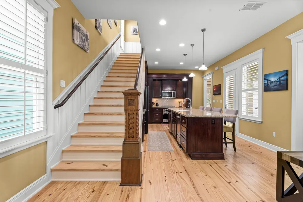 412 Sailhouse Way Rockport, TX 78382