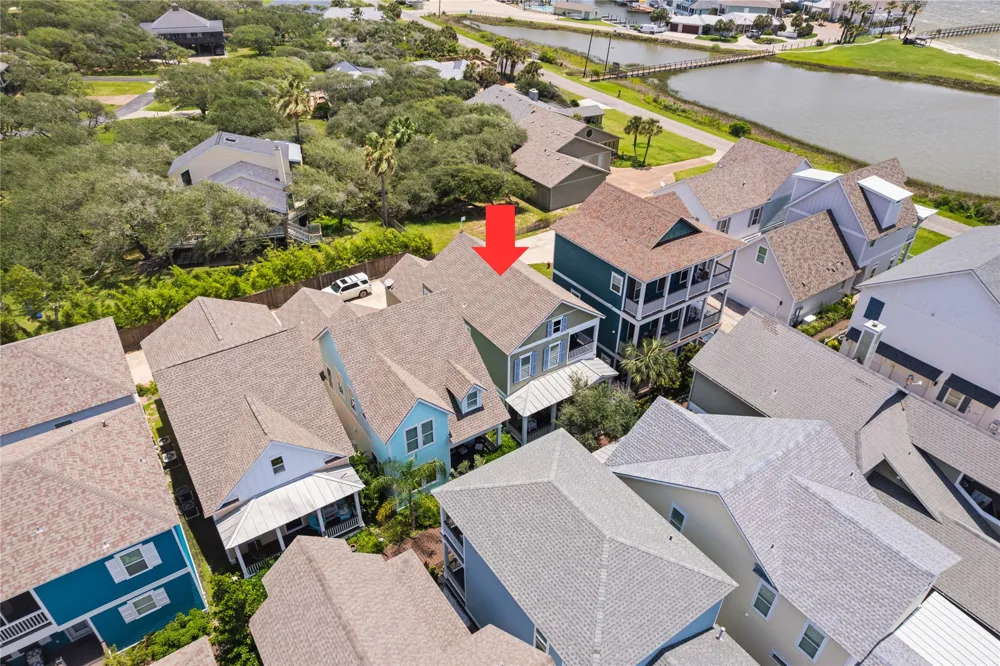 412 Sailhouse Way Rockport, TX 78382