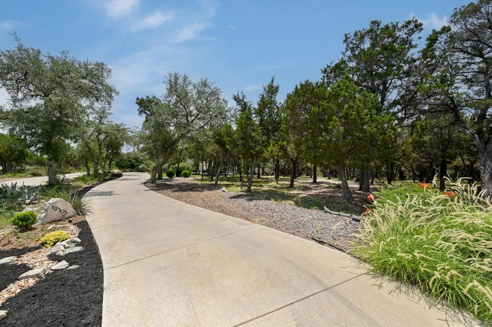 19305 Leisure Lane Jonestown, TX 78645