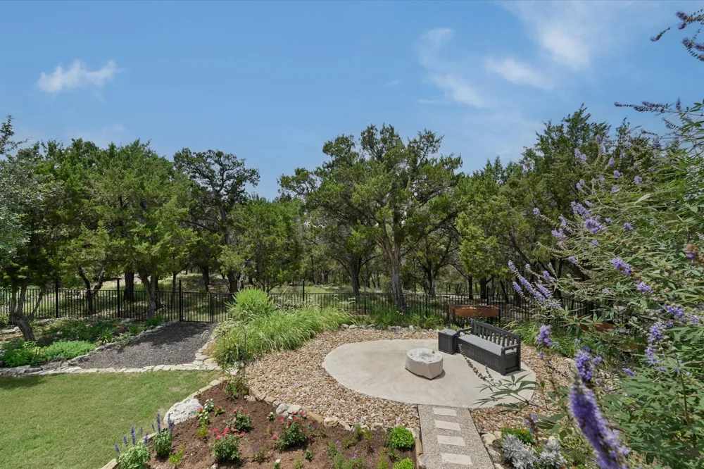 19305 Leisure Lane Jonestown, TX 78645