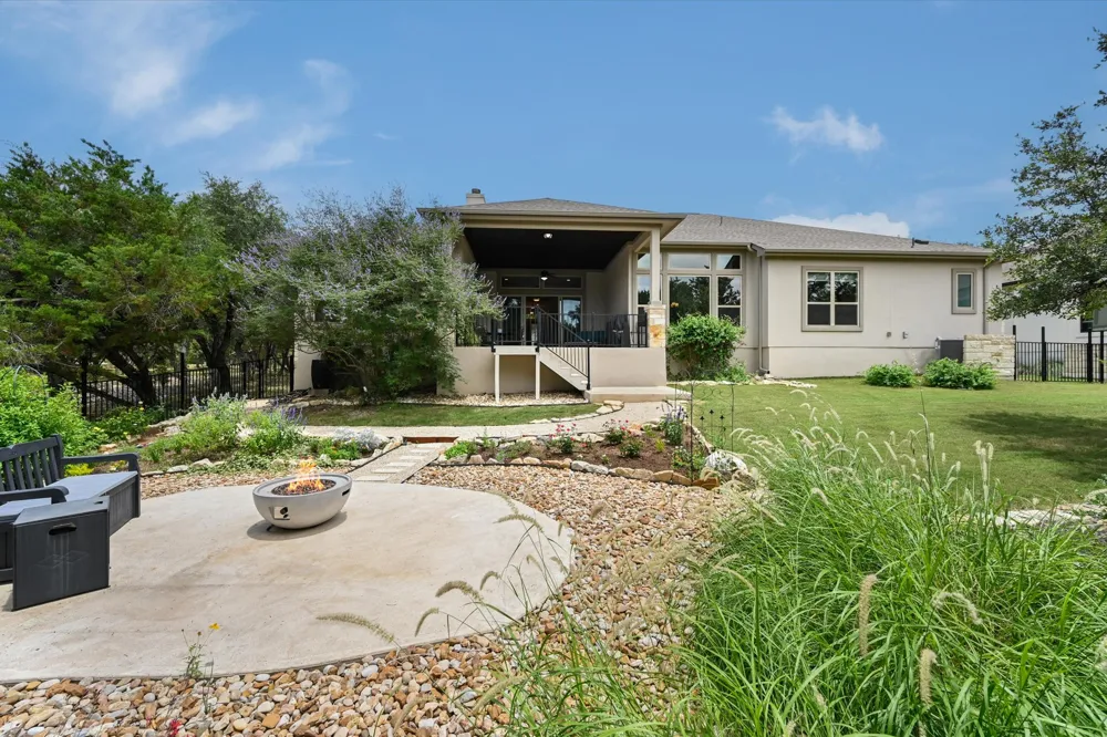 19305 Leisure Lane Jonestown, TX 78645