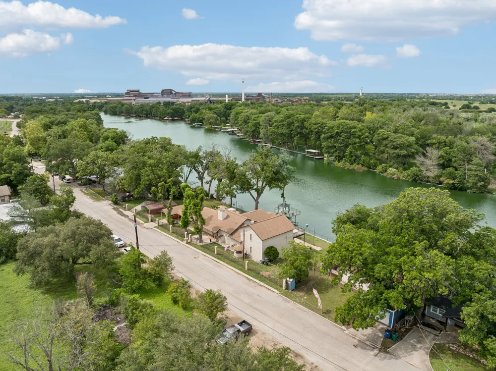 939 Reiley Road Seguin, TX 78155