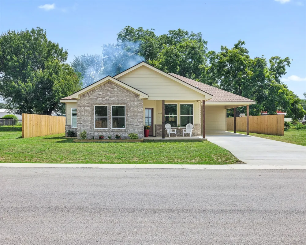 1004 White Tail Cove Lexington, TX 78947