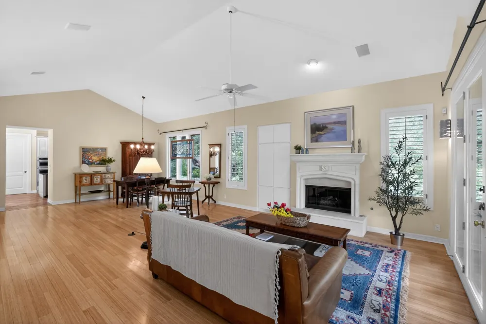 2305 Barton Creek Boulevard #40 Austin, TX 78735