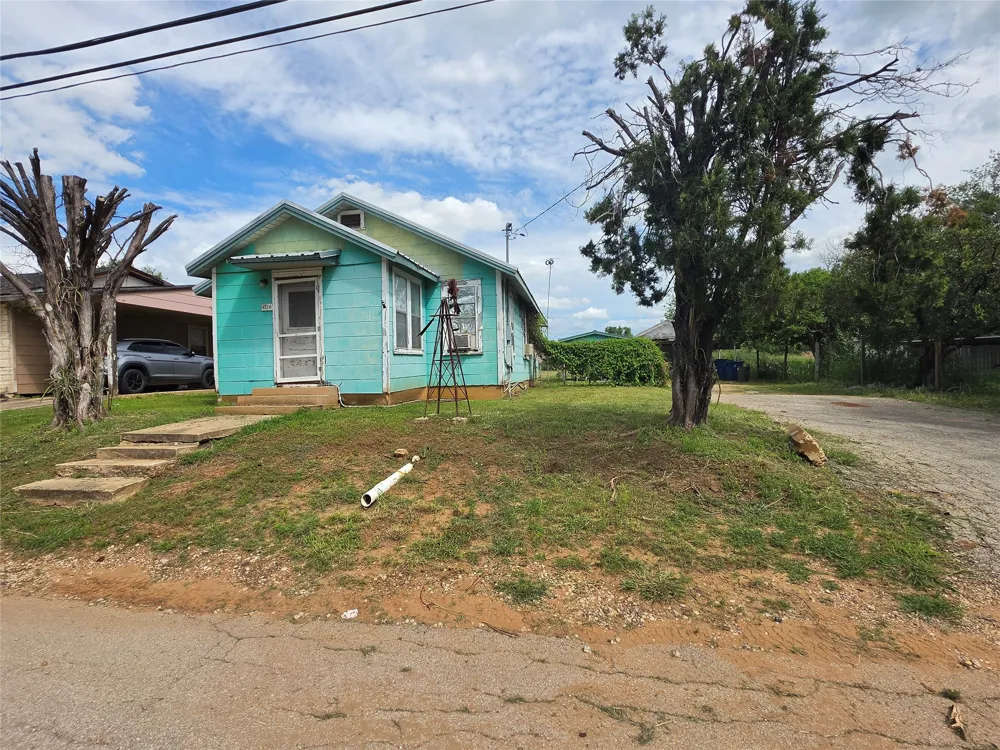 1510 A STREET Floresville, TX 78114
