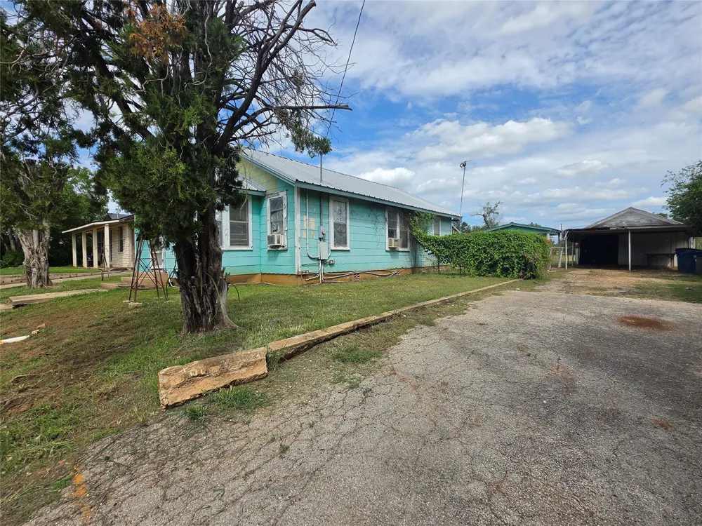 1510 A STREET Floresville, TX 78114