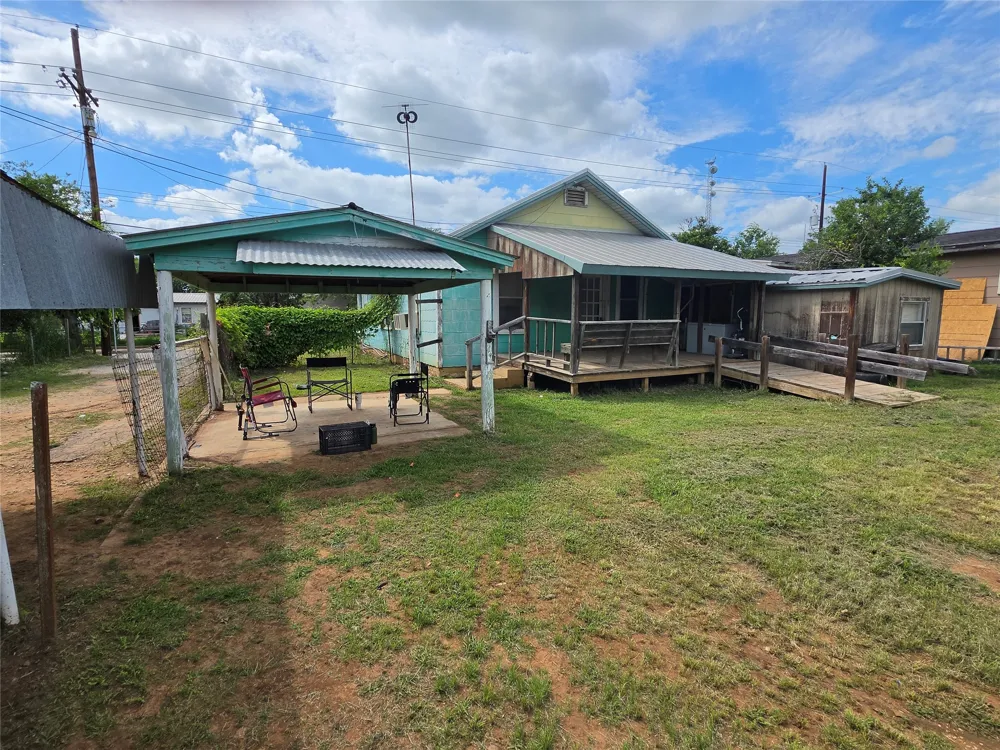 1510 A STREET Floresville, TX 78114