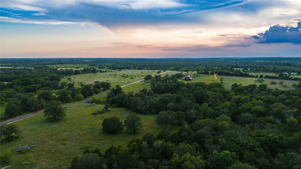 1395 S Highway 95 Highway Smithville, TX 78957