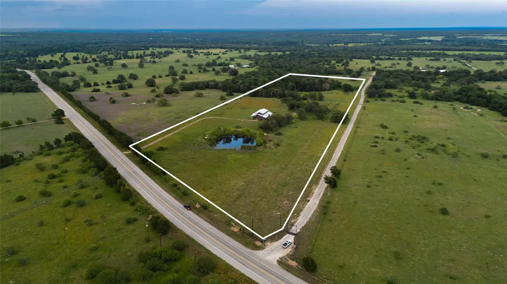 1395 S Highway 95 Highway Smithville, TX 78957