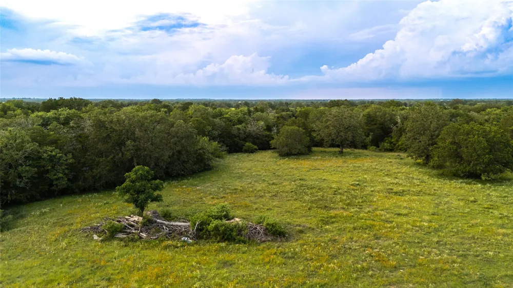 1395 S Highway 95 Highway Smithville, TX 78957