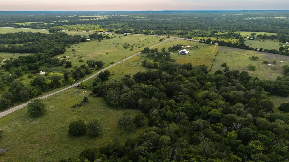 1395 S Highway 95 Highway Smithville, TX 78957