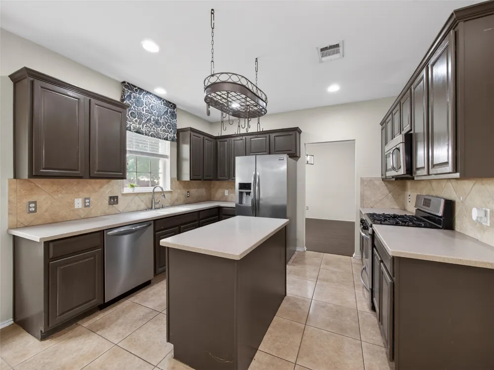 125 Hometown Parkway Kyle, TX 78640