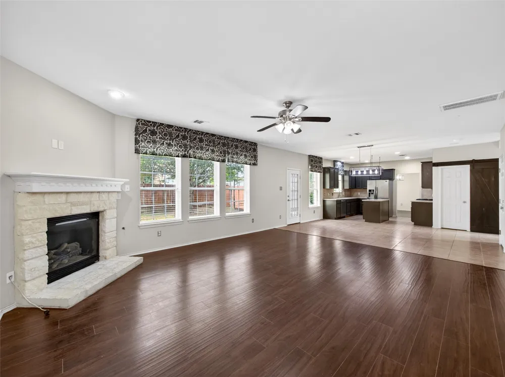 125 Hometown Parkway Kyle, TX 78640