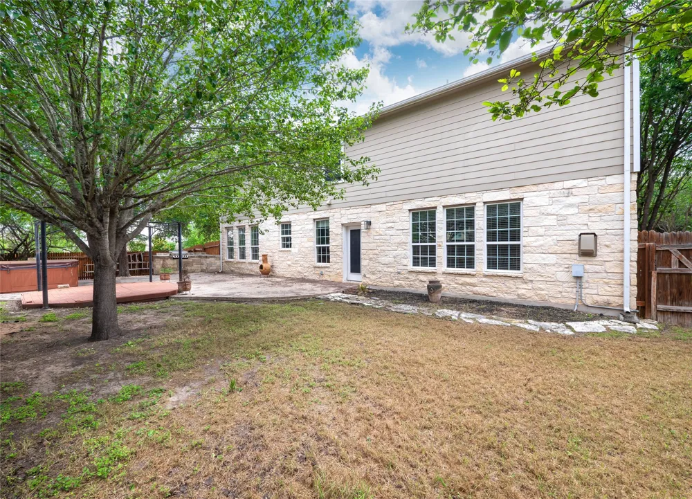 125 Hometown Parkway Kyle, TX 78640