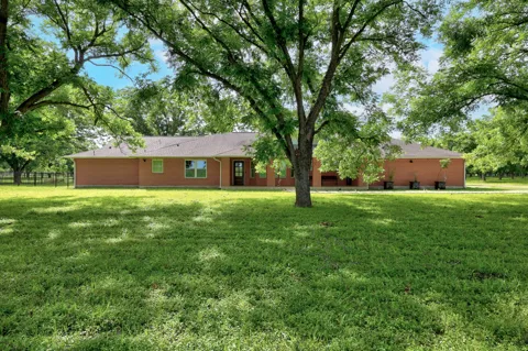 3717 Buck Lane