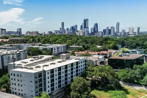 2500 Longview Street #318