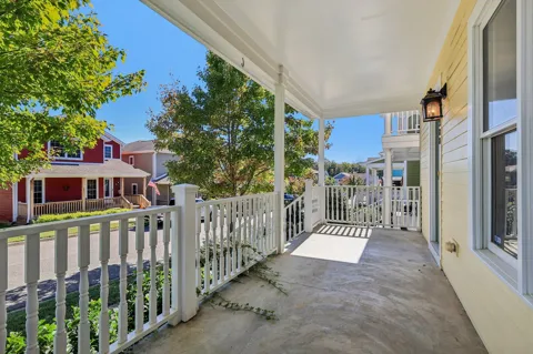 288 Augusta Ave